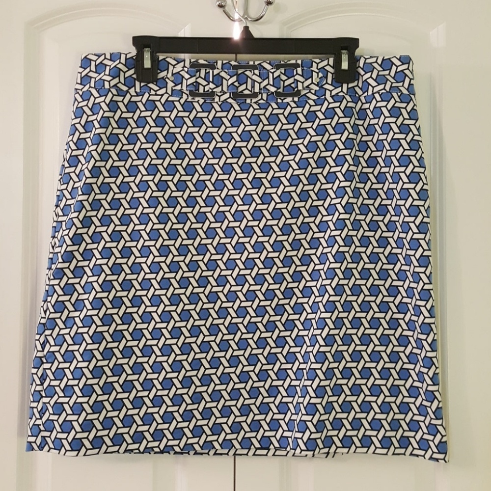 Geometric pattern skirt